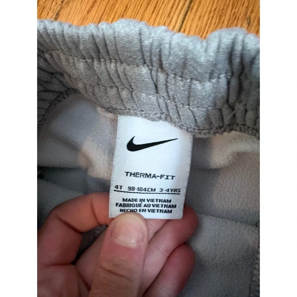 Nike Kids Therma-FIT Red Crewneck Sweatshirt & Gray Joggers Tracksuit Set 4T - Picture 4 of 6